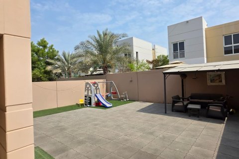 Villetta a schiera in vendita a Muwaileh Commercial, Sharjah, EAU 3 camere da letto, 243.22 mq. № 764175 - foto 4