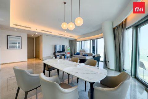 Apartment til salg i Dubai, UAE 2 soveværelser, 137.7 kvm № 662303 - foto 4