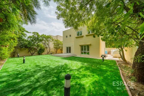Vilă de închiriat în Meadows, Dubai, EAU 3 dormitoare, 155 mp.  №738355 - poză 18