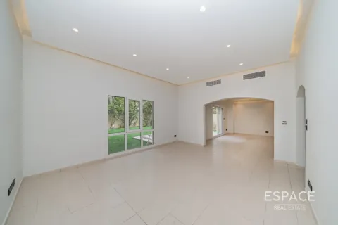 Vilă de închiriat în Meadows, Dubai, EAU 3 dormitoare, 155 mp.  №738355 - poză 3