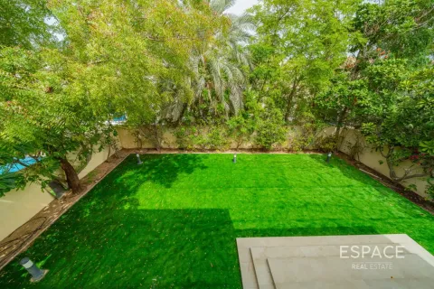 Vilă de închiriat în Meadows, Dubai, EAU 3 dormitoare, 155 mp.  №738355 - poză 15