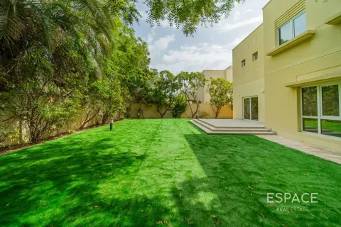 Vilă de închiriat în Meadows, Dubai, EAU 3 dormitoare, 155 mp.  №738355 - poză 19