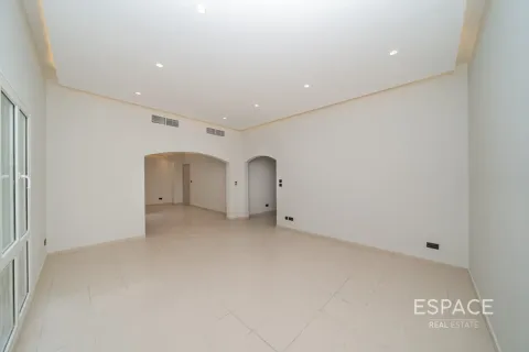 Vilă de închiriat în Meadows, Dubai, EAU 3 dormitoare, 155 mp.  №738355 - poză 2