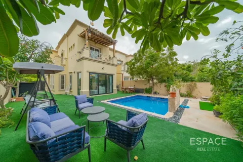 Villa para arrendamento em The Springs, Dubai, EAU 4 quartos, 279 m2 № 738352 - foto 1