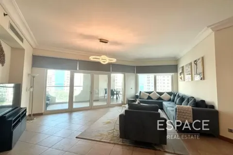 Appartamento in affitto a Palm Jumeirah, Dubai, EAU 3 camere da letto, 206 mq. № 738351 - foto 1