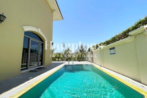 Villa para arrendamento em Palm Jumeirah, Dubai, EAU 5 quartos, 520.25680000 m2 № 651243 - foto 12