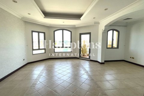 Villa para arrendamento em Palm Jumeirah, Dubai, EAU 5 quartos, 520.25680000 m2 № 651243 - foto 1