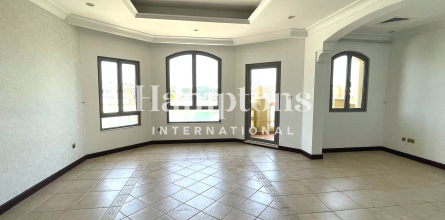 Villa em Palm Jumeirah, Dubai, EAU 5 quartos, 520.257 m2 № 651243