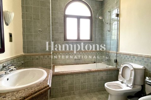 Villa para arrendamento em Palm Jumeirah, Dubai, EAU 5 quartos, 520.25680000 m2 № 651243 - foto 3