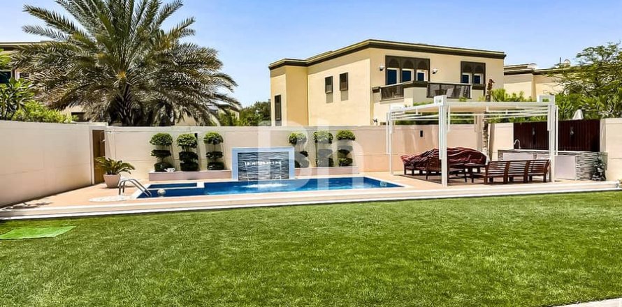 Вилла в Jumeirah Park, Дубай, ОАЭ 3 спальни, 144м2 № 614736