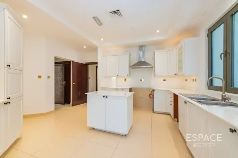 Villa in Palm Jumeirah, Dubai, UAE 6 bedrooms, 650 sq.m. № 649784 - photo 8