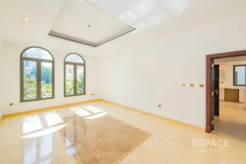 Villa in Palm Jumeirah, Dubai, UAE 6 bedrooms, 650 sq.m. № 649784 - photo 4