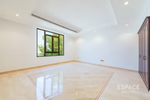 Villa in Palm Jumeirah, Dubai, UAE 6 bedrooms, 650 sq.m. № 649784 - photo 17