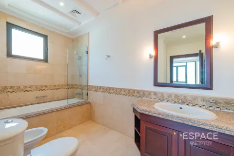 Villa in Palm Jumeirah, Dubai, UAE 6 bedrooms, 650 sq.m. № 649784 - photo 18
