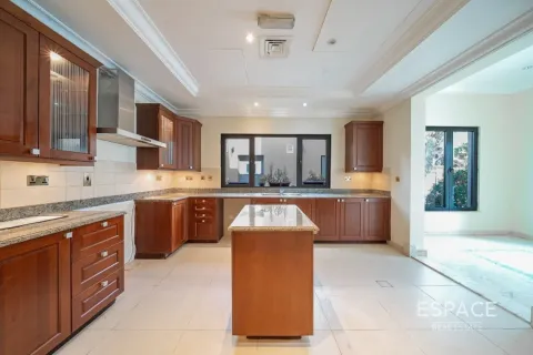 Vila di Palm Jumeirah, Dubai, UEA 6 kamar tidur, 650 m2 nomor 649788 - foto 16