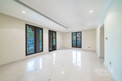 Vila di Palm Jumeirah, Dubai, UEA 6 kamar tidur, 650 m2 nomor 649788 - foto 5