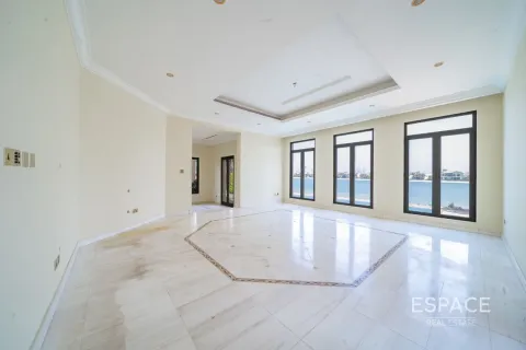 Vila di Palm Jumeirah, Dubai, UEA 6 kamar tidur, 650 m2 nomor 649788 - foto 13