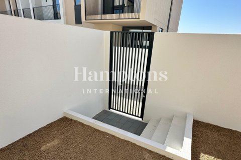 וילה להשכרה ב Dubai South (Dubai World Central), Dubai, איחוד האמירויות  4 חדרי שינה, 372.88012595 מ"ר, מספר 690677 - תמונה 3