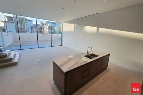 Таунхаус Дубай, БАӘ-да 3 жатын бөлмелер, 190.9 м² № 682242 - фото 1