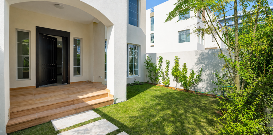 Townhouse di Dubai, UEA 5 kamar tidur, 190.3 m2 nomor 682239