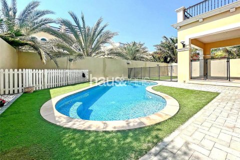 וילה להשכרה ב Jumeirah Park, Dubai, איחוד האמירויות  4 חדרי שינה, 384 מ"ר, מספר 626488 - תמונה 13