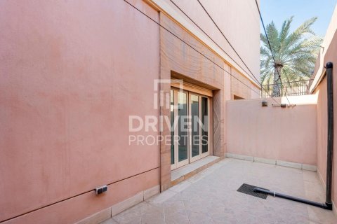 Vila v Umm Suqeim, Dubai, SAE 2 ložnice, 200 m² Č.: 603563 - fotografie 7