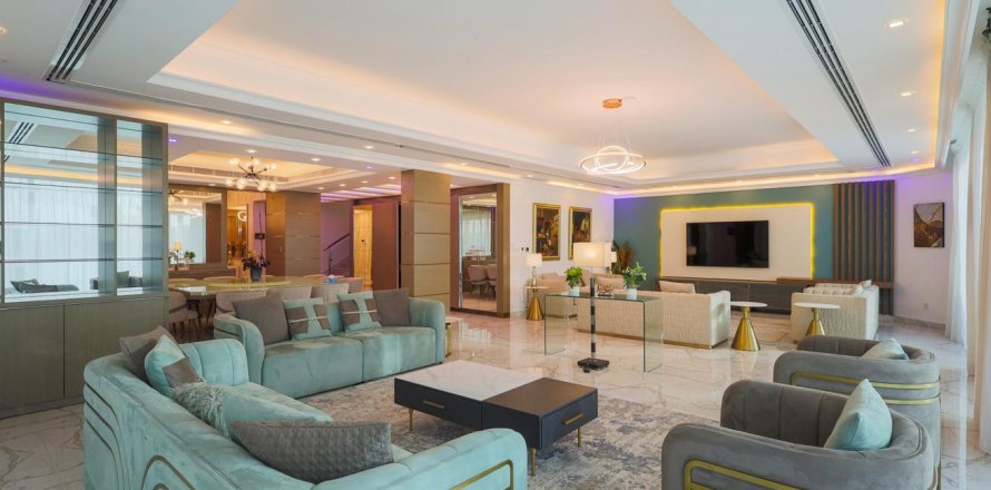 Villa in Palm Jumeirah, Dubai, UAE 5 bedrooms, 650 sq.m. № 646412