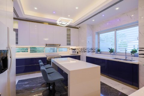 Villa para arrendamento em Palm Jumeirah, Dubai, EAU 5 quartos, 650 m2 № 646412 - foto 15