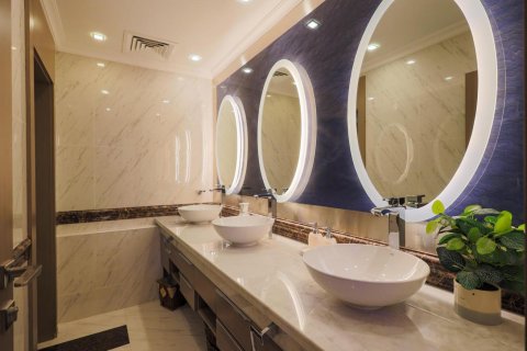 Villa para arrendamento em Palm Jumeirah, Dubai, EAU 5 quartos, 650 m2 № 646412 - foto 16