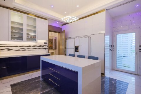 Villa para arrendamento em Palm Jumeirah, Dubai, EAU 5 quartos, 650 m2 № 646412 - foto 12