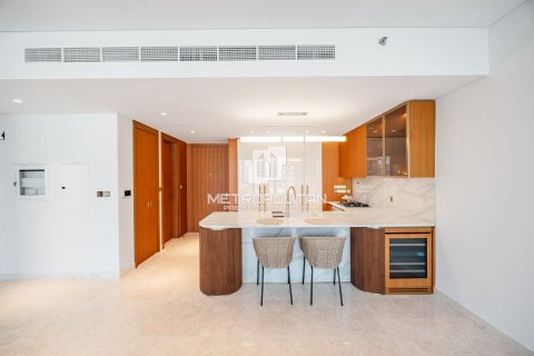 Apartment til salg i Palm Jumeirah, Dubai, UAE 2 soveværelser, 136 kvm № 543095 - foto 1