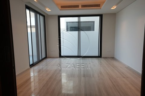 فيلا للإيجار في جزيرة السعديات، أبو ظبي، الإمارات العربية المتحدة 4 غرفة نوم ، 648 متر مربع ، رقم 662798 - صورة 5