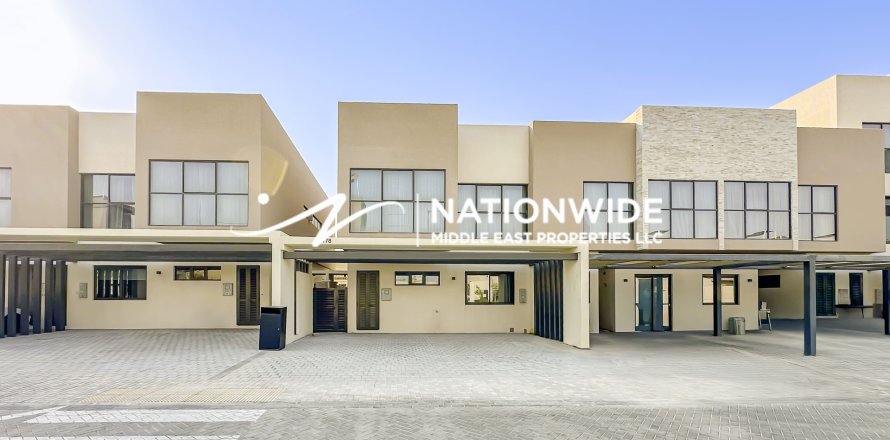 Townhouse in Abu Dhabi, UAE 4 bedrooms, 258 sq.m. № 647131