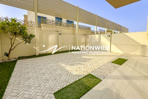 Townhouse in Abu Dhabi, UAE 4 bedrooms, 258 sq.m. № 647131 - photo 14
