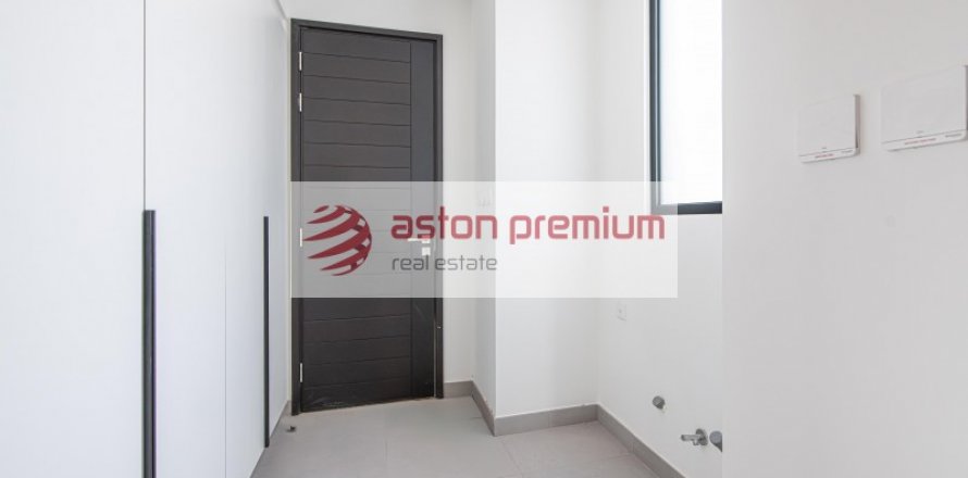 Villa sa Al Furjan, Dubai, UAE 5 silid-tulugan, 746.5 sq.m. № 632146