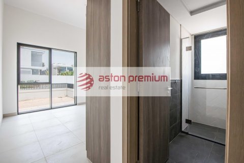 Villa sa Al Furjan, Dubai, UAE 5 silid-tulugan, 746.5 sq.m. № 632146 - larawan 19