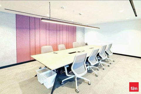 Oficina en Business Bay, Dubai, EAU 291.7 m² № 697038