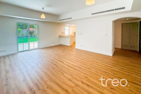 Villa te huur in Arabian Ranches, Dubai, VAE 3 slaapkamers, 228.26 vr.m., nr 734022 - foto 4