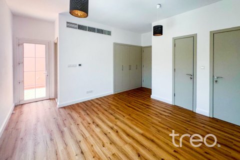 Villa te huur in Arabian Ranches, Dubai, VAE 3 slaapkamers, 228.26 vr.m., nr 734022 - foto 12