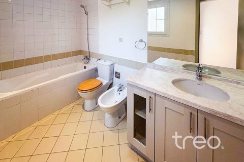 Villa te huur in Arabian Ranches, Dubai, VAE 3 slaapkamers, 228.26 vr.m., nr 734022 - foto 11