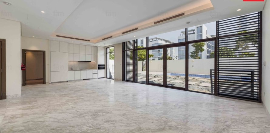 Villa in Dubai, UAE 4 bedrooms, 627 sq.m. № 647770
