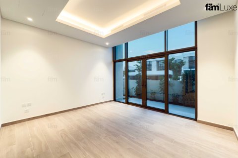 Villa en alquiler en Dubai, EAU 4 dormitorios, 627 m2 № 647770 - foto 10