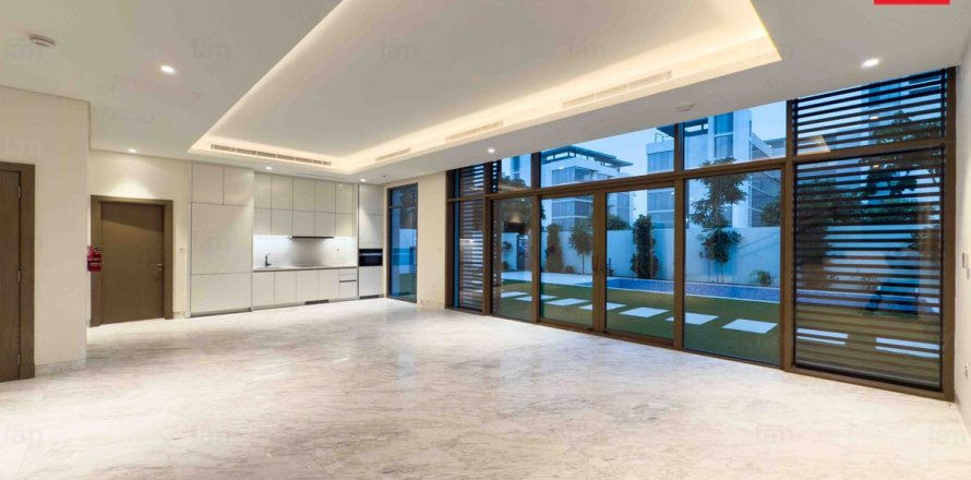 Villa in Dubai, VAE 4 slaapkamers, 627 vr.m. nr 647770