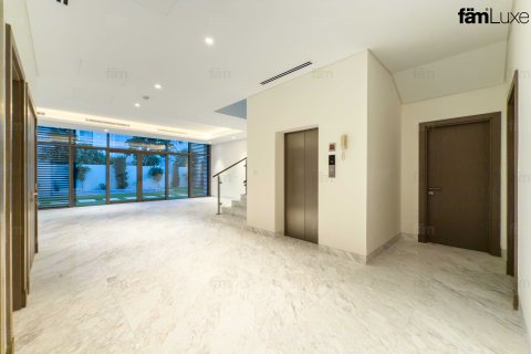 Villa en alquiler en Dubai, EAU 4 dormitorios, 627 m2 № 647770 - foto 7