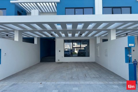 Townhouse de închiriat în Dubai, EAU 4 dormitoare, 144 mp.  №647709 - poză 1