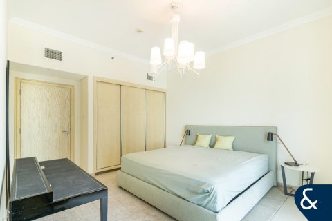 Huoneisto Jumeirah Beach Residence, Dubai, Arabiemiraatit 4 makuuhuonetta, 274 m2 № 667485 - kuva 17