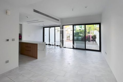 Townhouse in Dubai Land, Dubai, UAE 3 bedrooms, 174.94 sq.m. № 768424 - photo 3