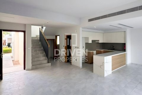 Townhouse in Dubai Land, Dubai, UAE 3 bedrooms, 174.94 sq.m. № 768424 - photo 4
