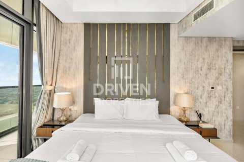 Huoneisto Business Bay, Dubai, Arabiemiraatit 3 makuuhuonetta, 120.96 m2 № 768419 - kuva 8