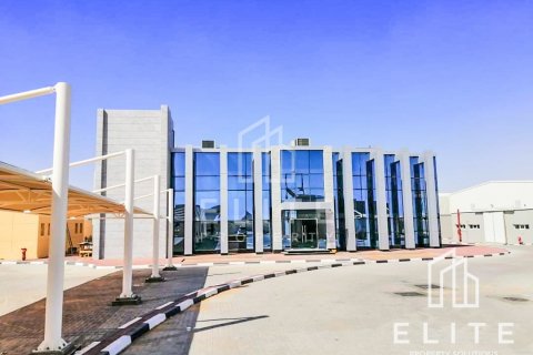 Warehouse in Dubai, UAE 8288 sq.m. № 620207 - photo 5